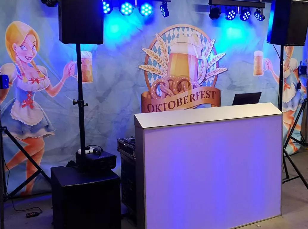 Oktoberfest drive-in-show